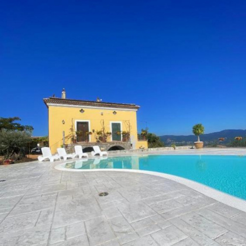 Piscina-Casale-Donna-Mita.jpeg